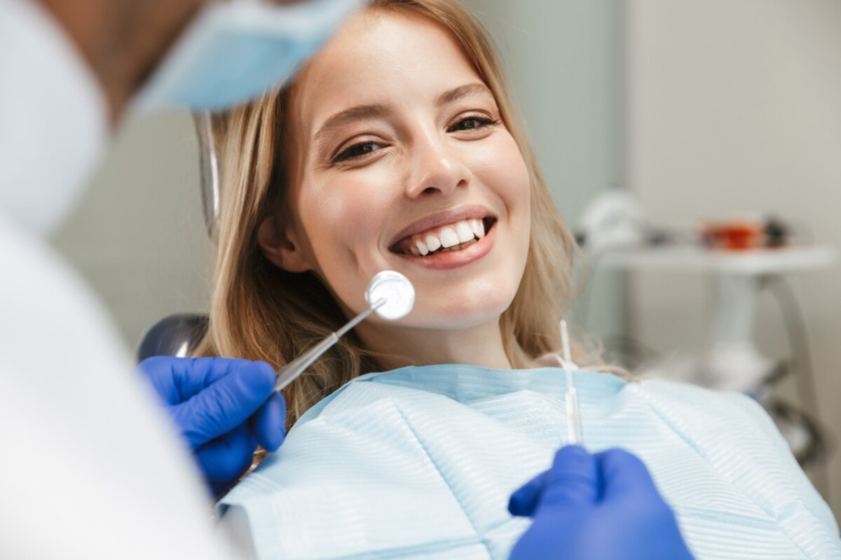How to Choose the Right Dentist for Dental Implant Treatment